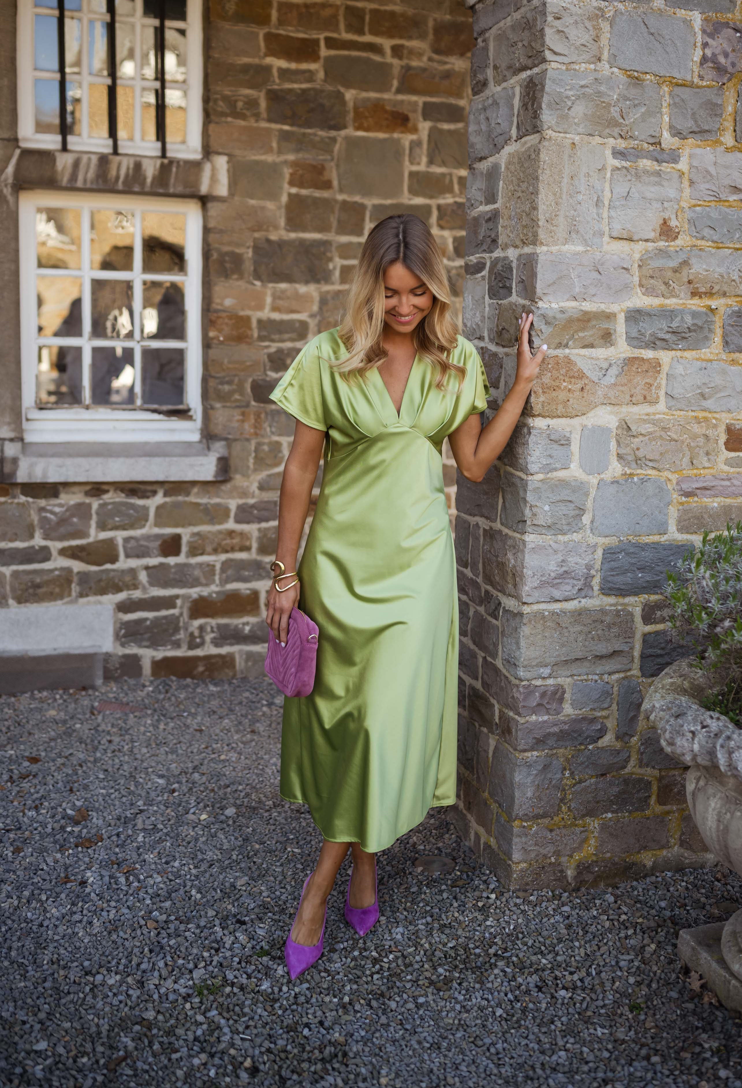 Eleonore™ | Robe en satin avec décolleté en V