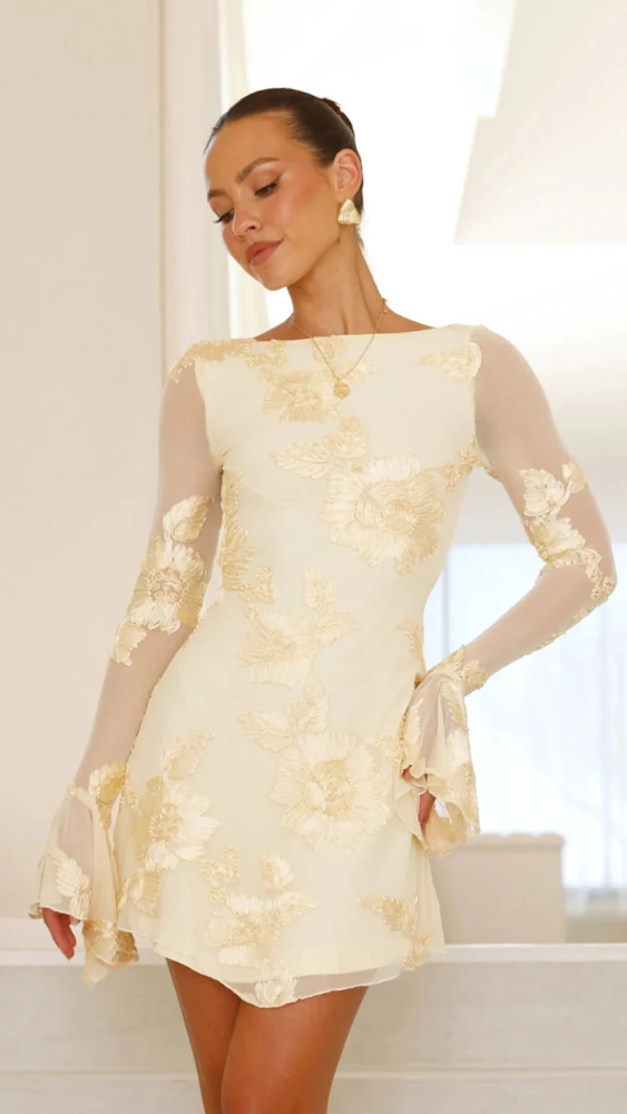 Julia™ | Robe mini avec broderie florale et dos nu
