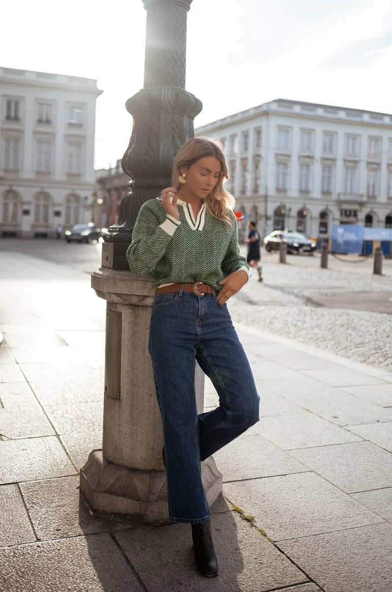 Emilia™ | Pull vert à col en V avec col rabattu