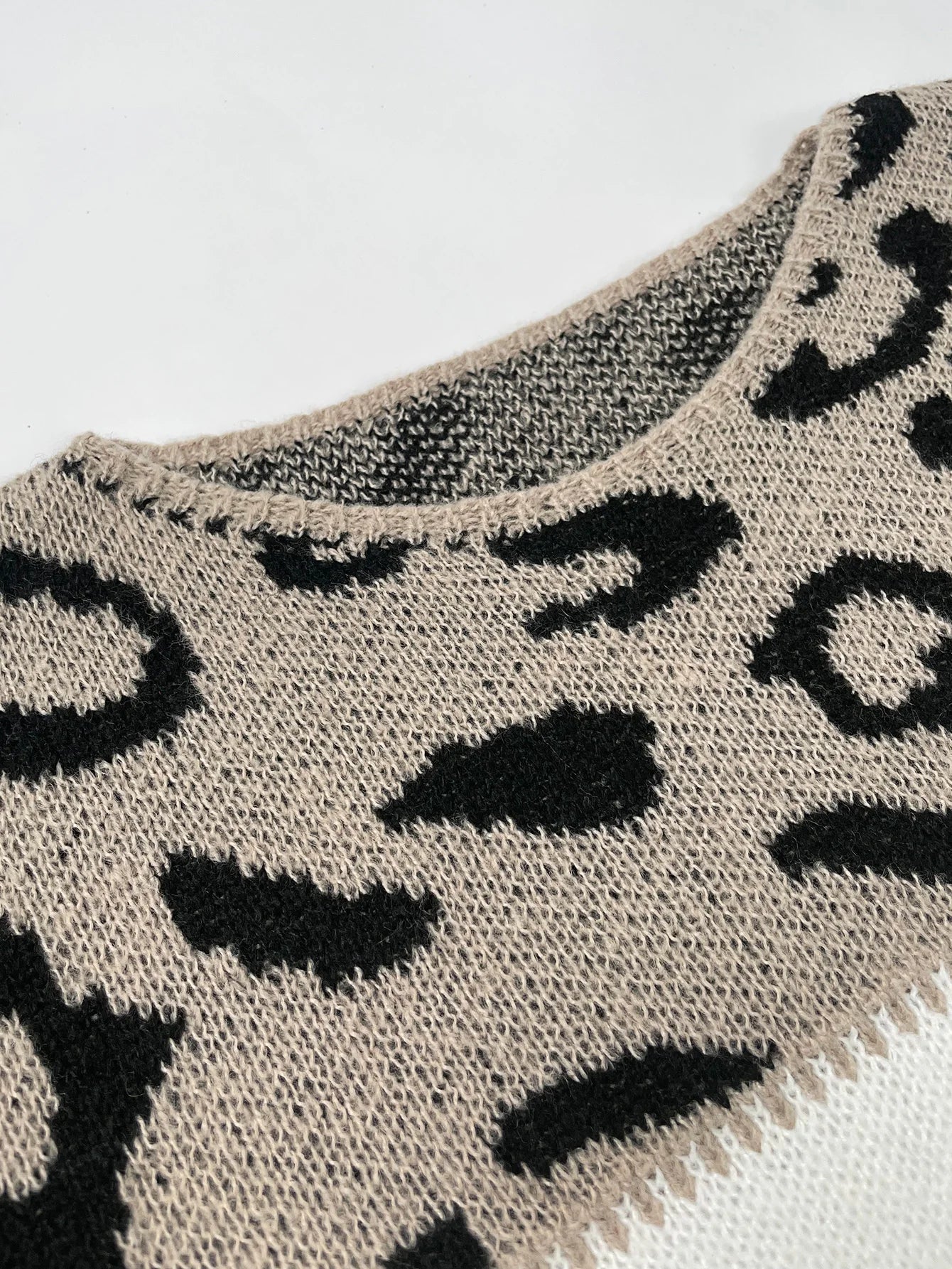 Savara – Pull Léopard Chic et Tendance