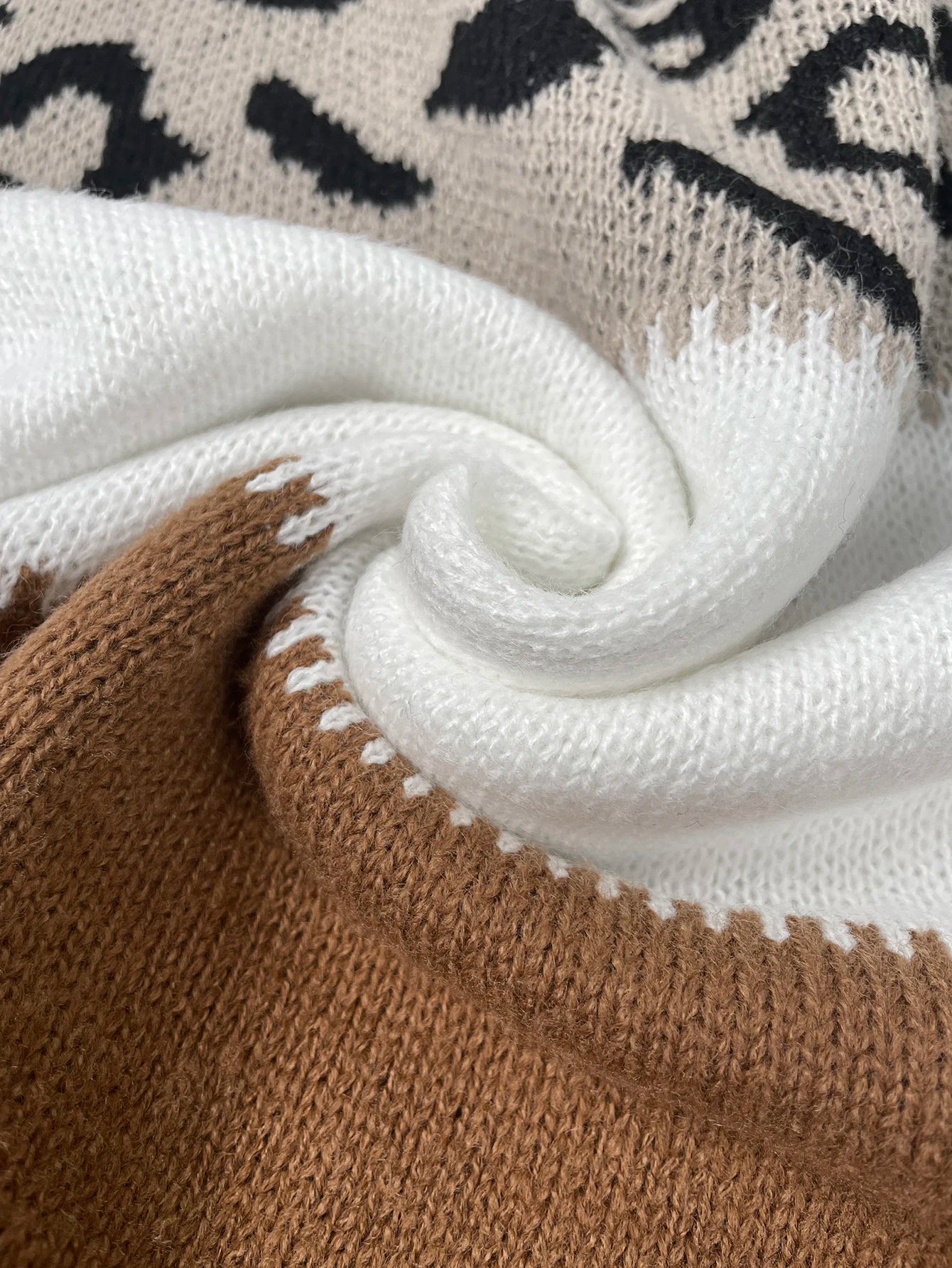Savara – Pull Léopard Chic et Tendance